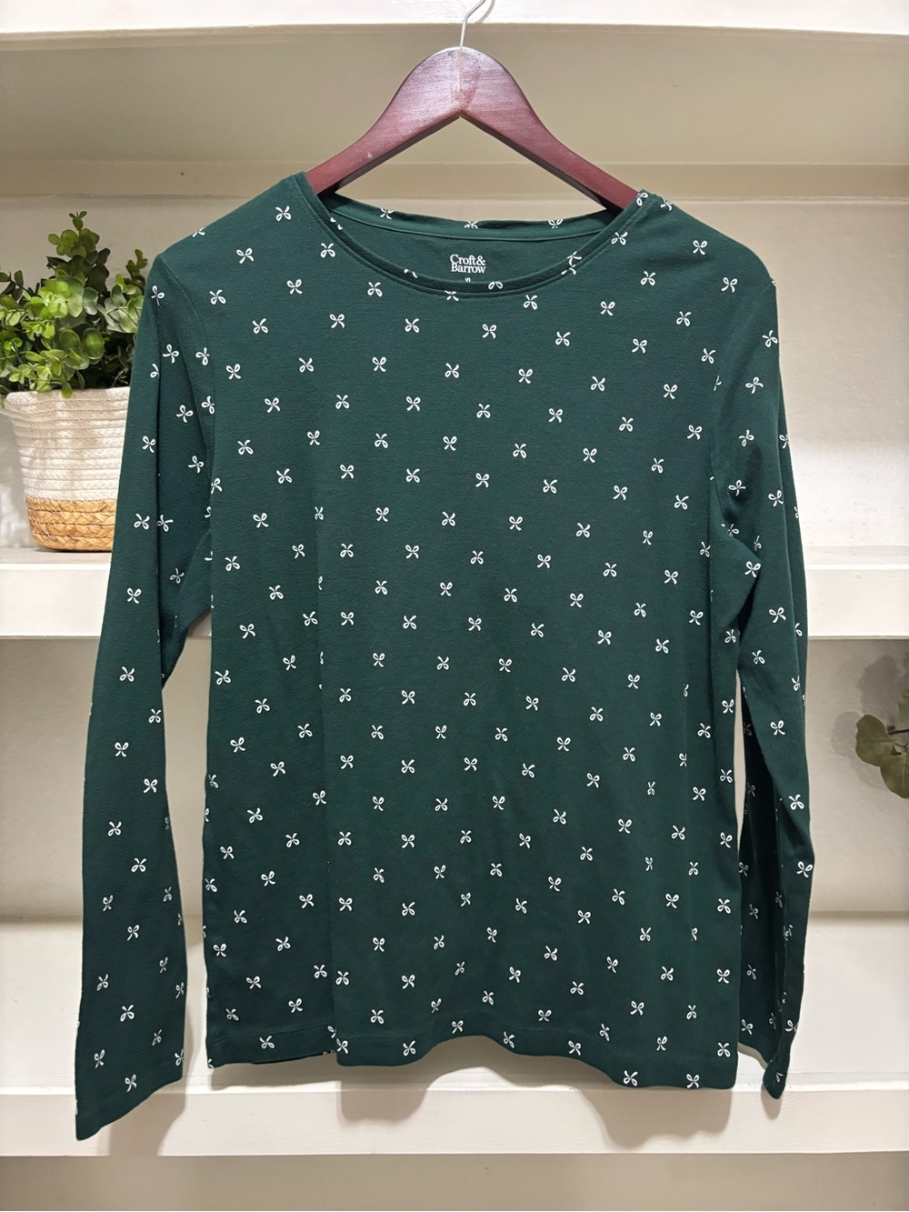 croft & barrow Forest Green Long-Sleeve Crewneck Top with White Bow Print